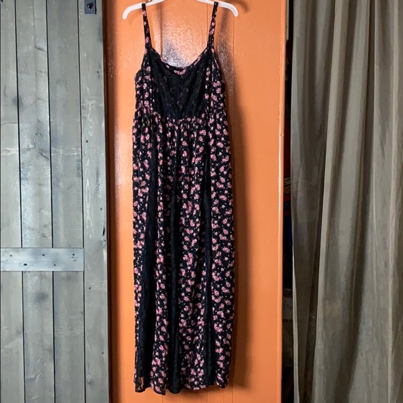 Torrid Black Floral Maxi Sz2